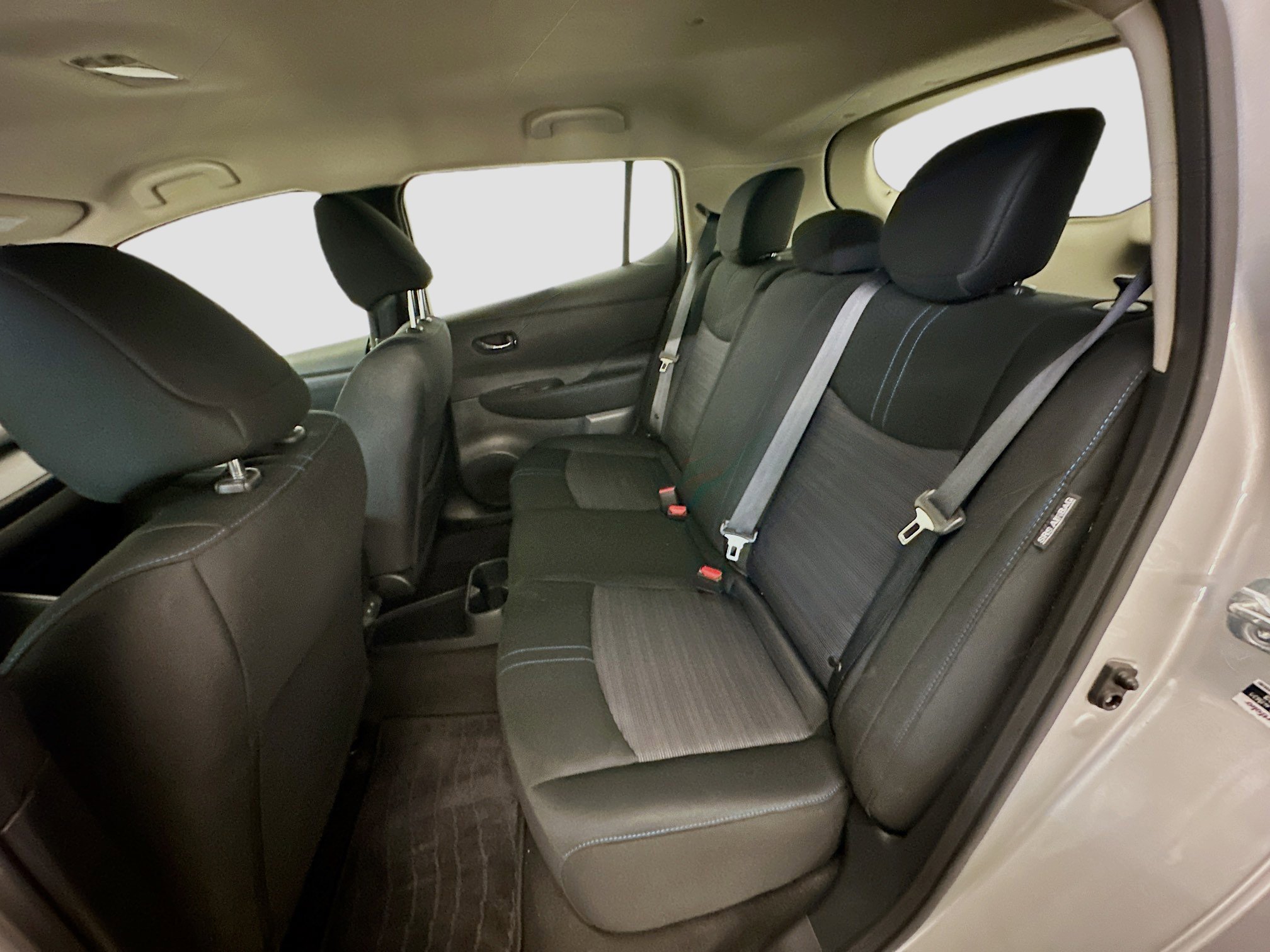 Used 2024 Nissan Leaf S image 28