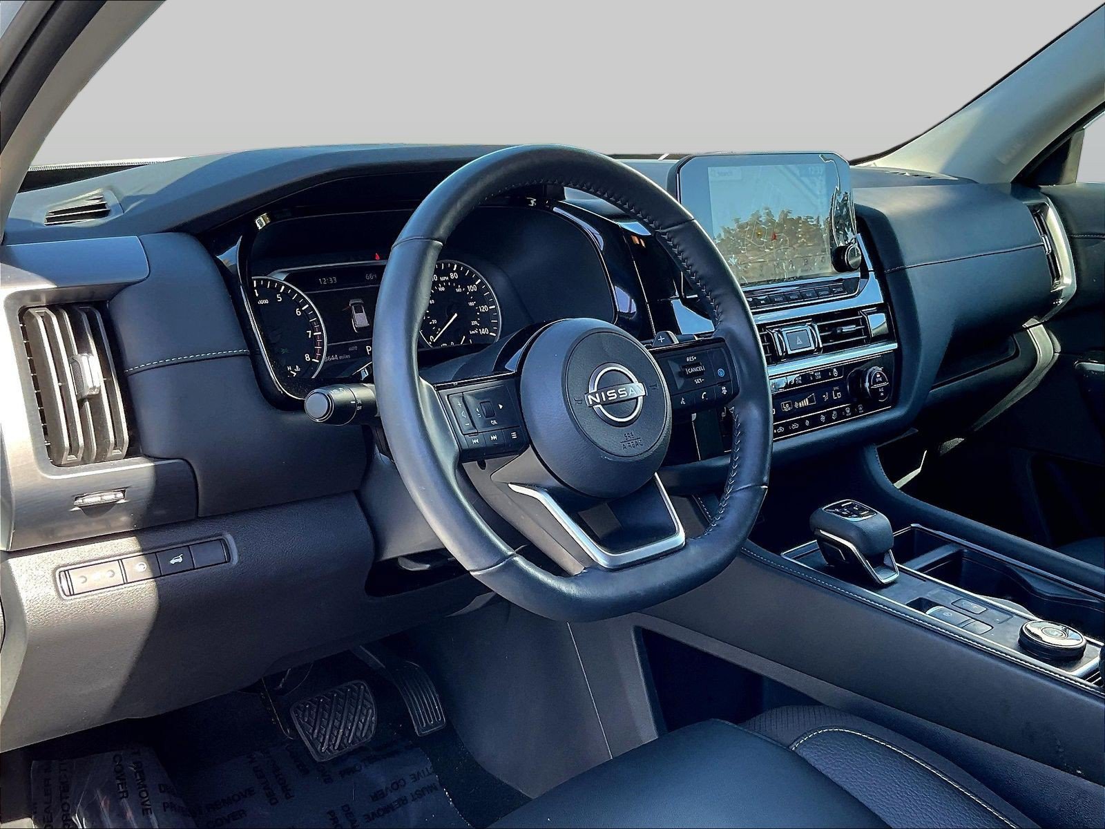 Certified 2025 Nissan Pathfinder SL AWD/4WD image 19