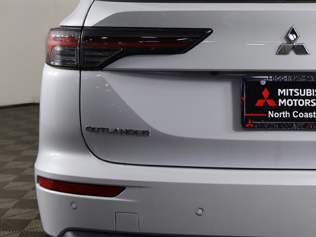 New 2026 Mitsubishi Outlander ES AWD/4WD image 14