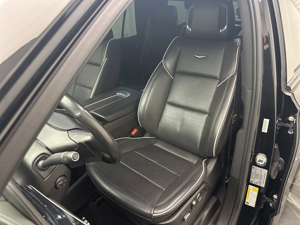 Used 2021 Cadillac Escalade Sport w/ LPO, Illumination Package image 16