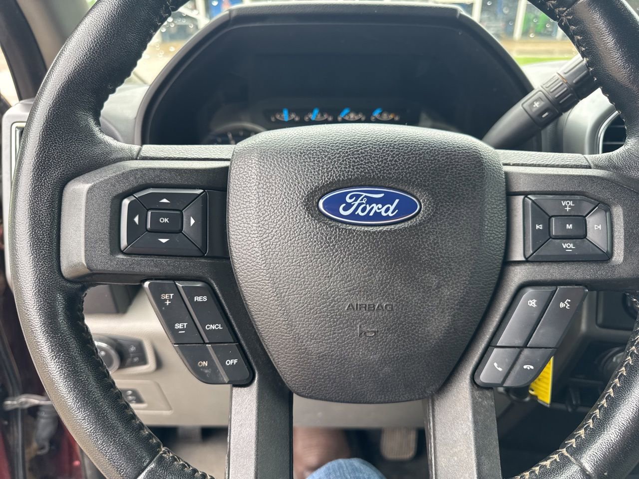 Used 2017 Ford F150 XLT w/ Equipment Group 302A Luxury AWD/4WD image 12
