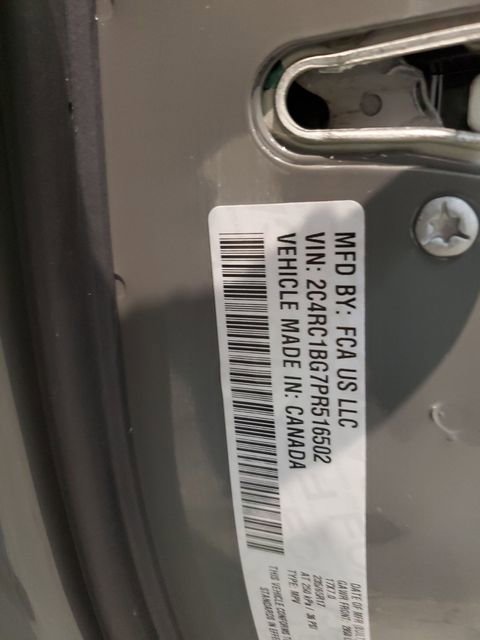 Used 2023 Chrysler Pacifica Touring-L FWD image 32
