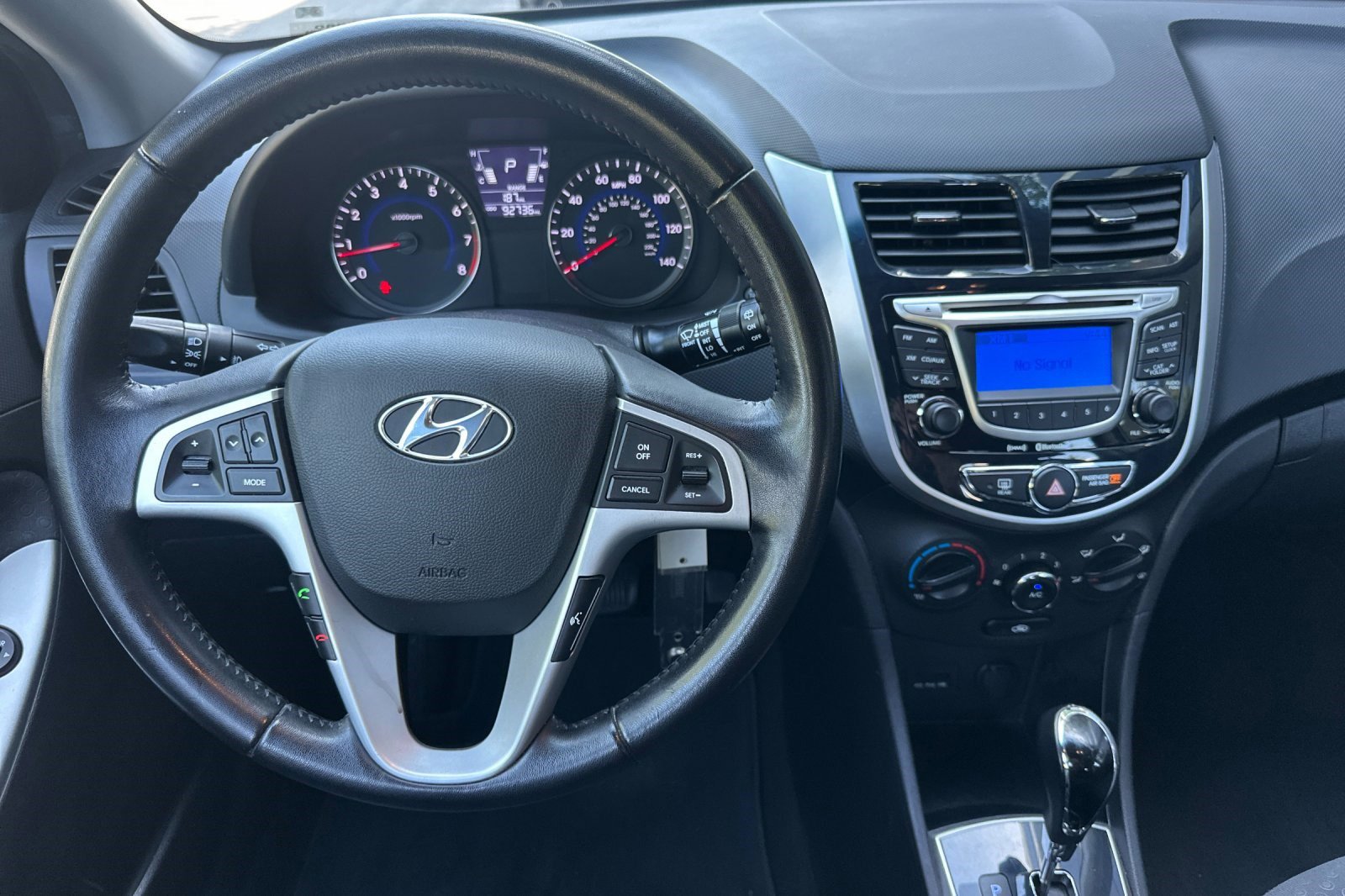 Used 2012 Hyundai Accent SE FWD image 17