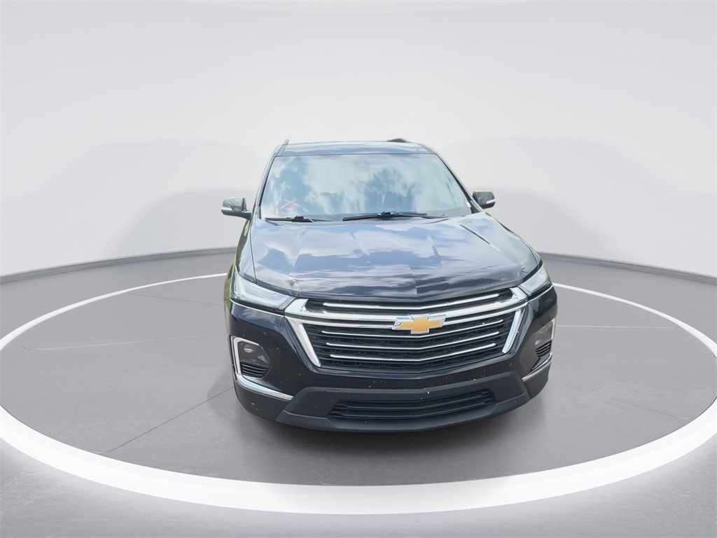 Used 2022 Chevrolet Traverse LT image 3