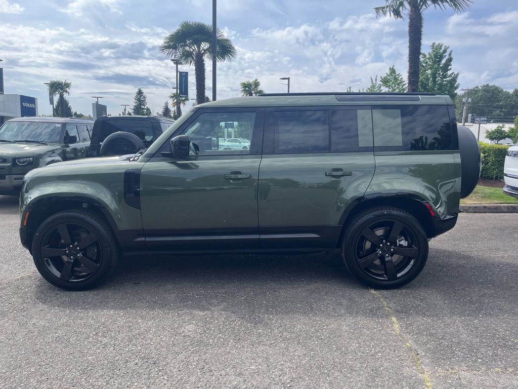New 2026 Land Rover Defender 110 X-Dynamic SE AWD/4WD image 2