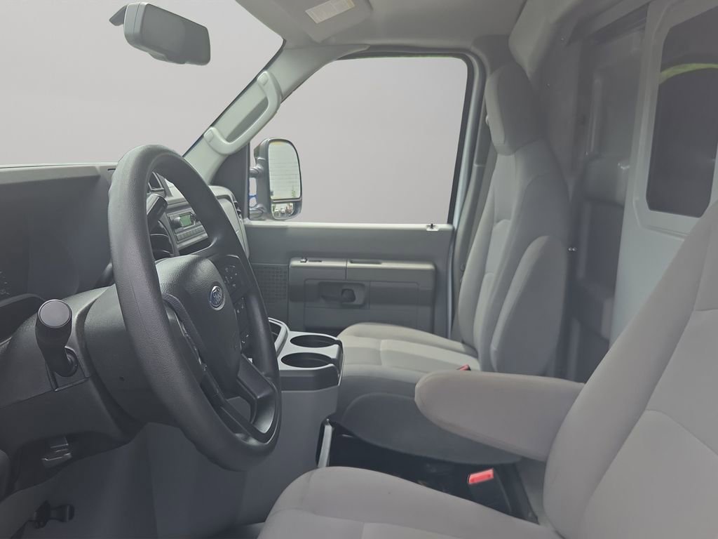 Used 2024 Ford E-450 and Econoline 450 Super Duty w/ Power Windows & Locks Group RWD image 9