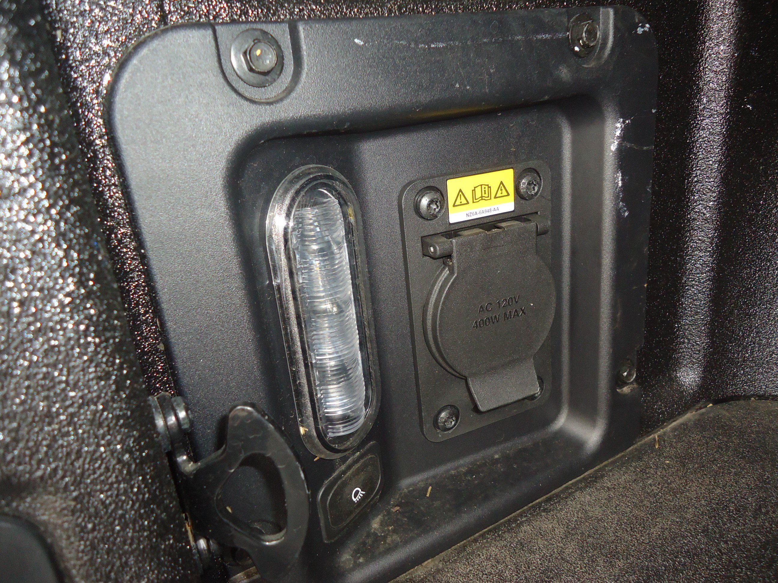 Used 2024 Ford Maverick Lariat FWD image 12