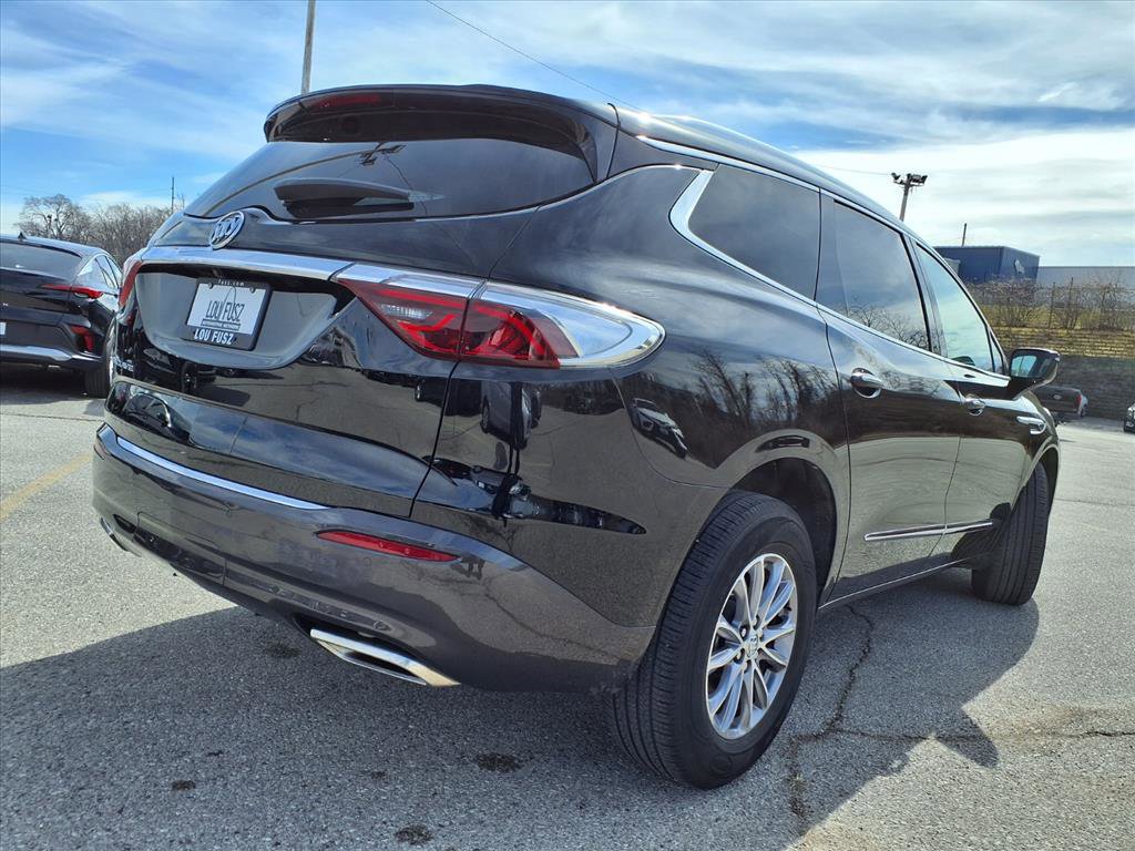 Used 2023 Buick Enclave Essence image 32