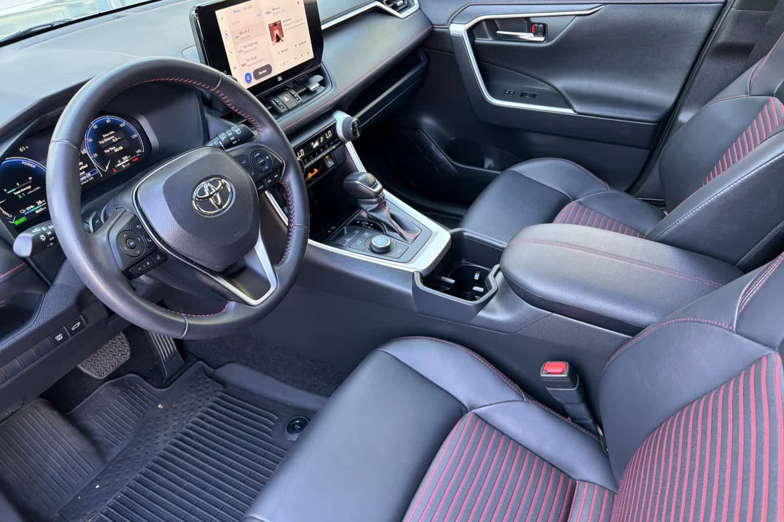Used 2023 Toyota RAV4 XSE AWD/4WD image 13