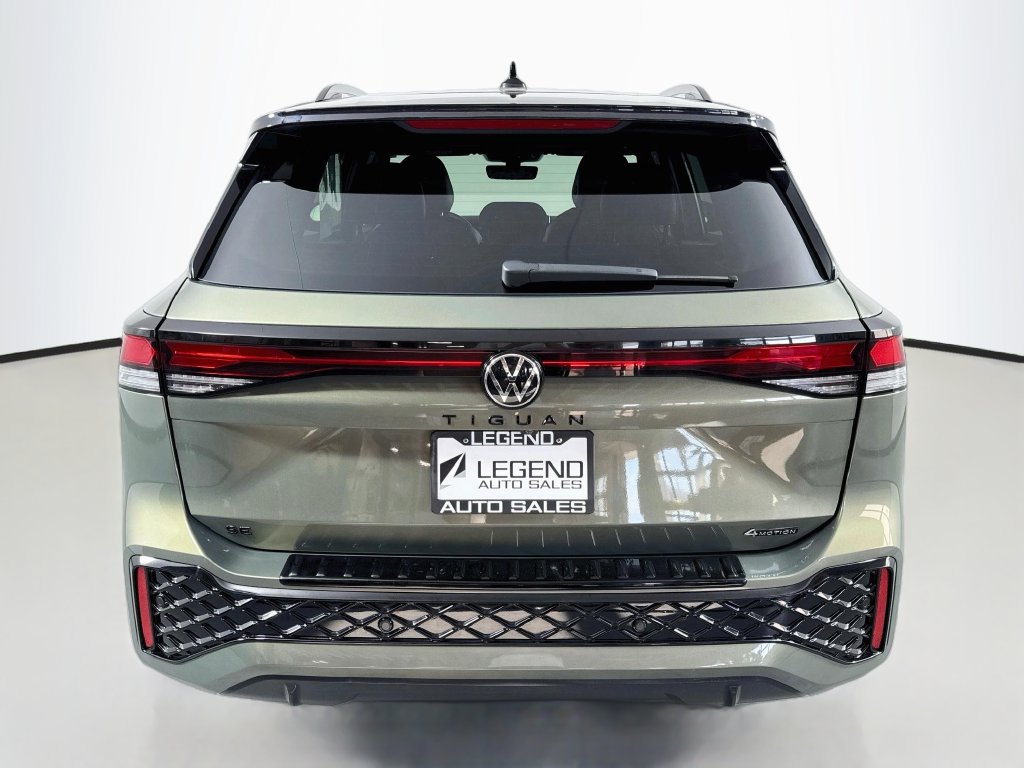 Used 2026 Volkswagen Tiguan SE R-Line AWD/4WD image 8