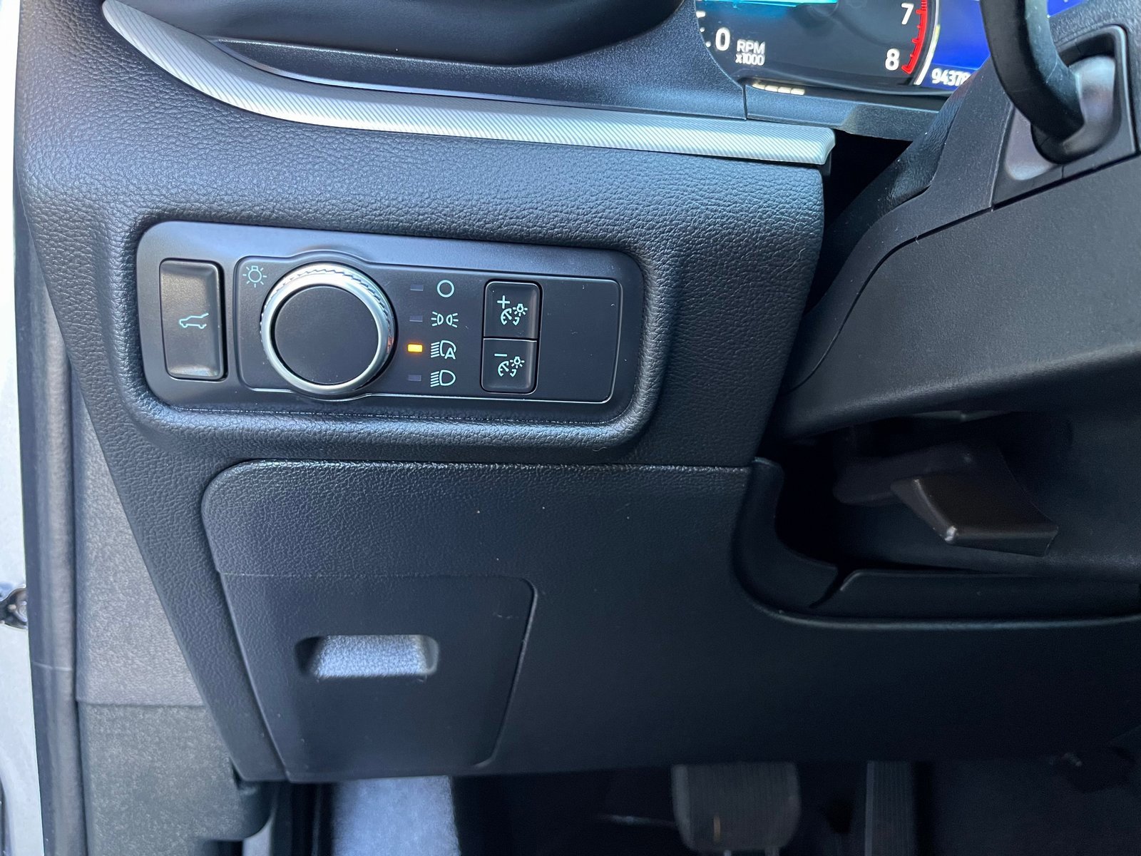 Used 2020 Ford Explorer XLT image 37