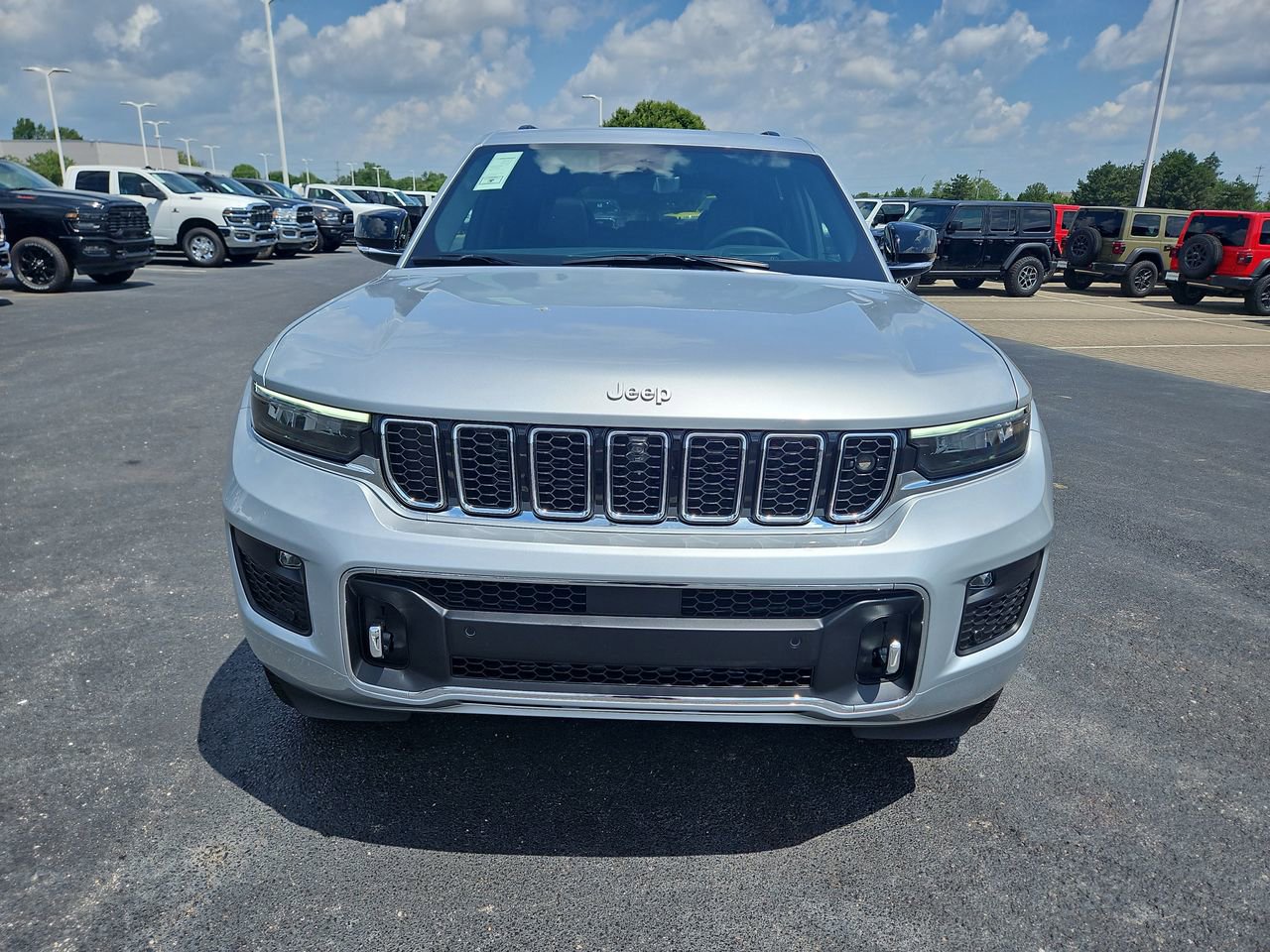 New 2025 Jeep Grand Cherokee Overland w/ Adv Protech Group III image 2