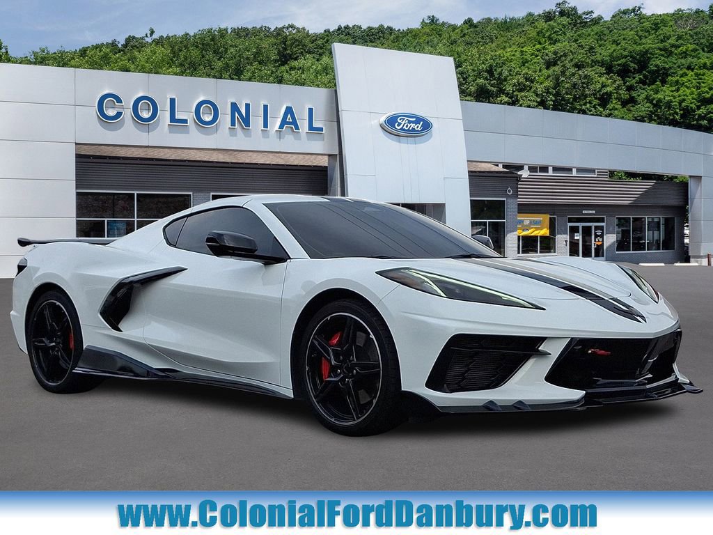 Used 2025 Chevrolet Corvette Stingray Premium Cpe w/ Z51 Performance Package image 1