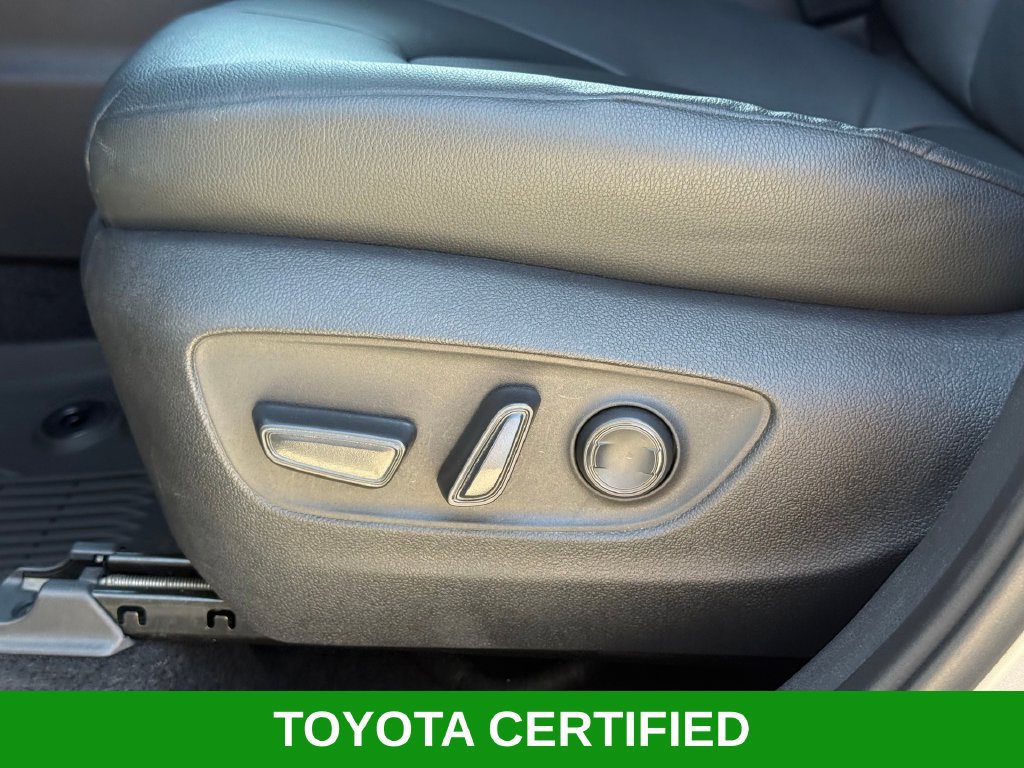 Used 2025 Toyota Grand Highlander AWD image 9
