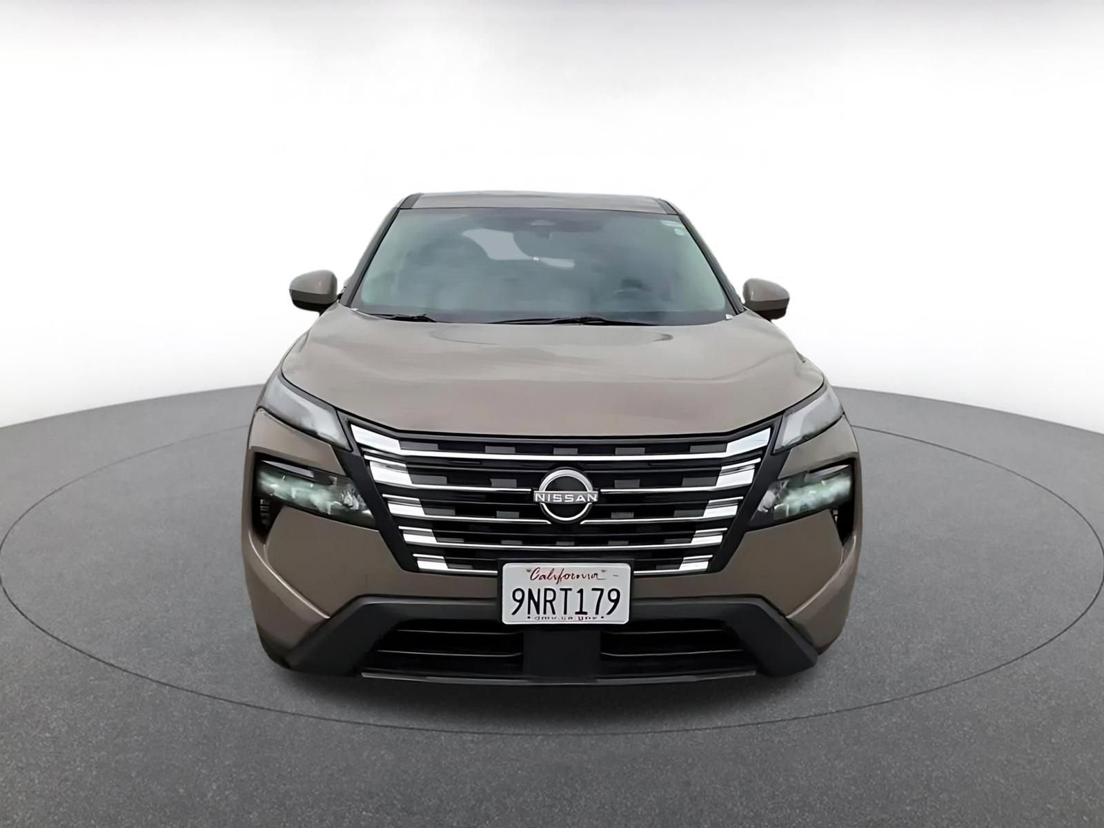Used 2025 Nissan Rogue SV AWD/4WD image 4