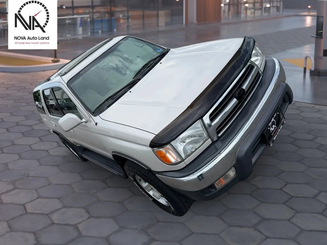 Used 2000 Toyota 4Runner SR5 AWD/4WD image 4