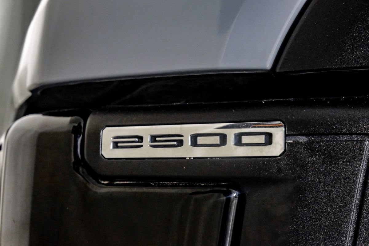 Used 2024 GMC Sierra 2500 AT4X image 43