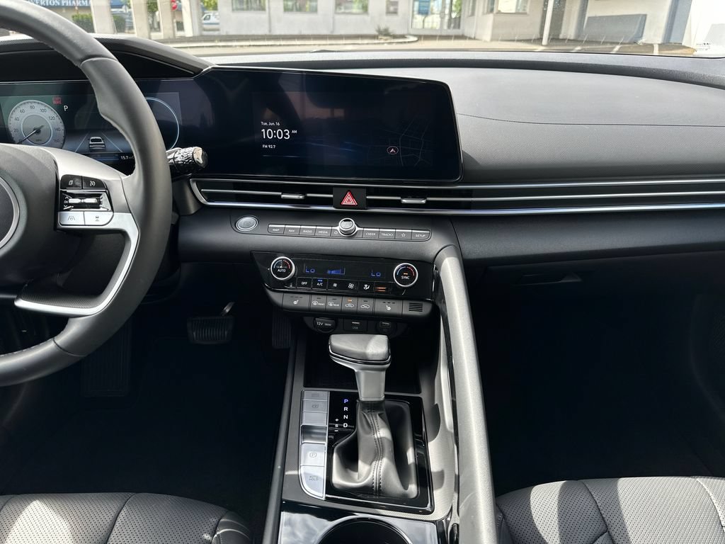 Certified 2023 Hyundai Elantra Limited FWD image 16