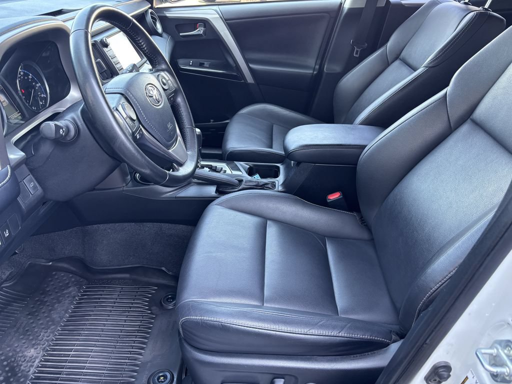 Used 2018 Toyota RAV4 Limited w/ Advanced Technology Package FWD image 13