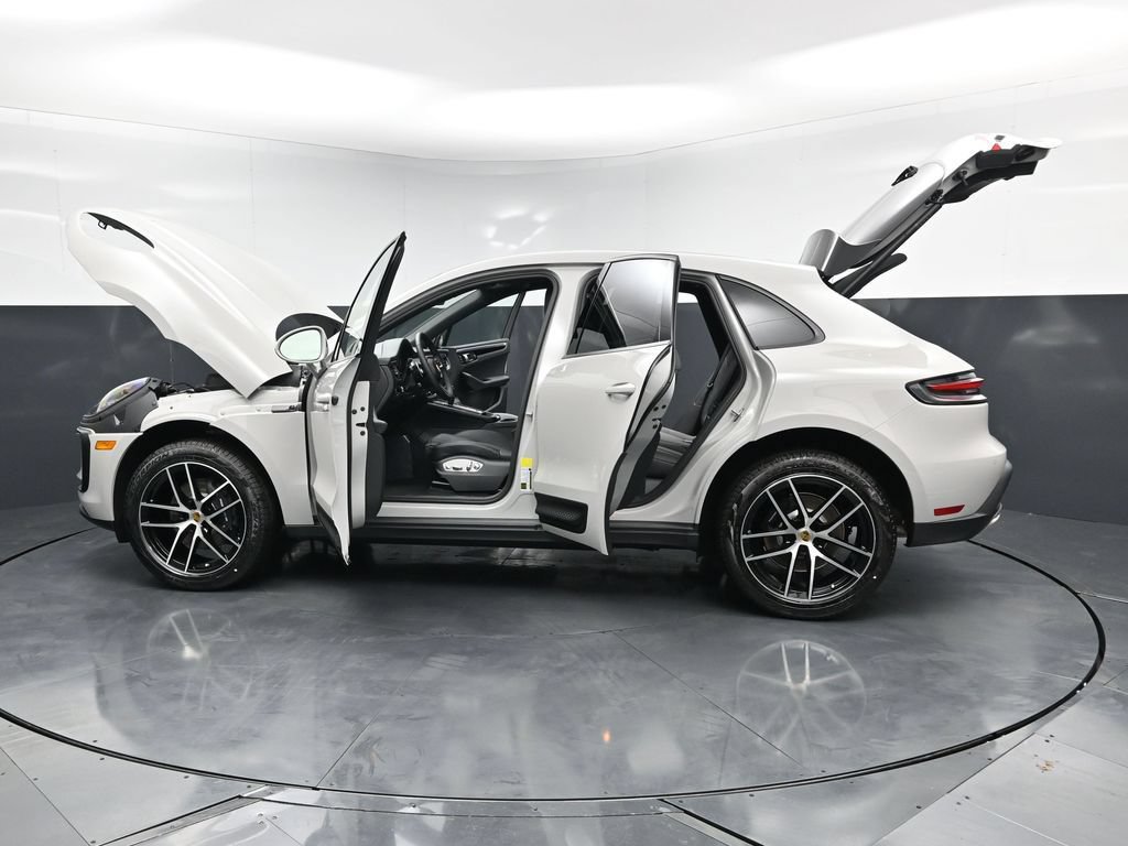 New 2026 Porsche Macan AWD/4WD image 31