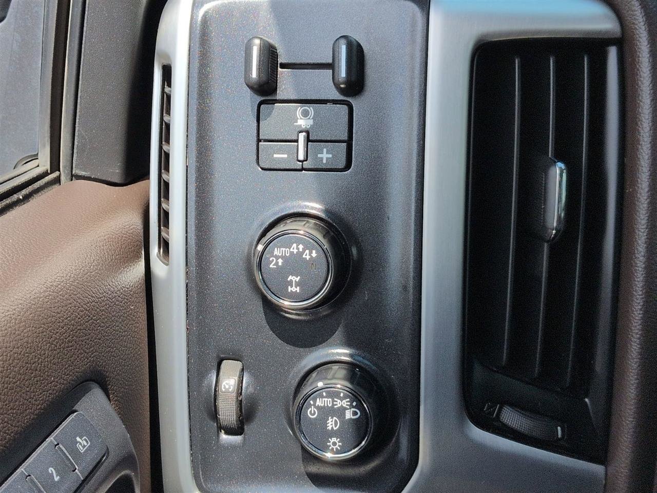 Used 2018 GMC Sierra 1500 SLT AWD/4WD image 17