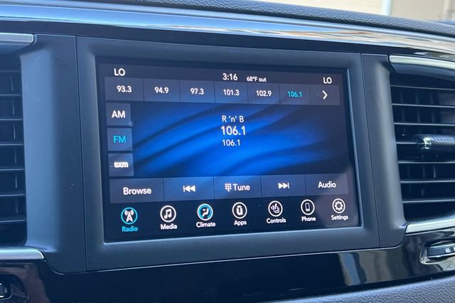 Used 2020 Chrysler Pacifica Touring-L image 22