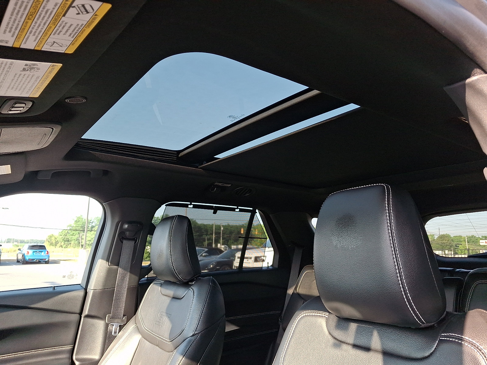 Used 2022 Ford Explorer ST w/ Equipment Group 401A AWD/4WD image 16