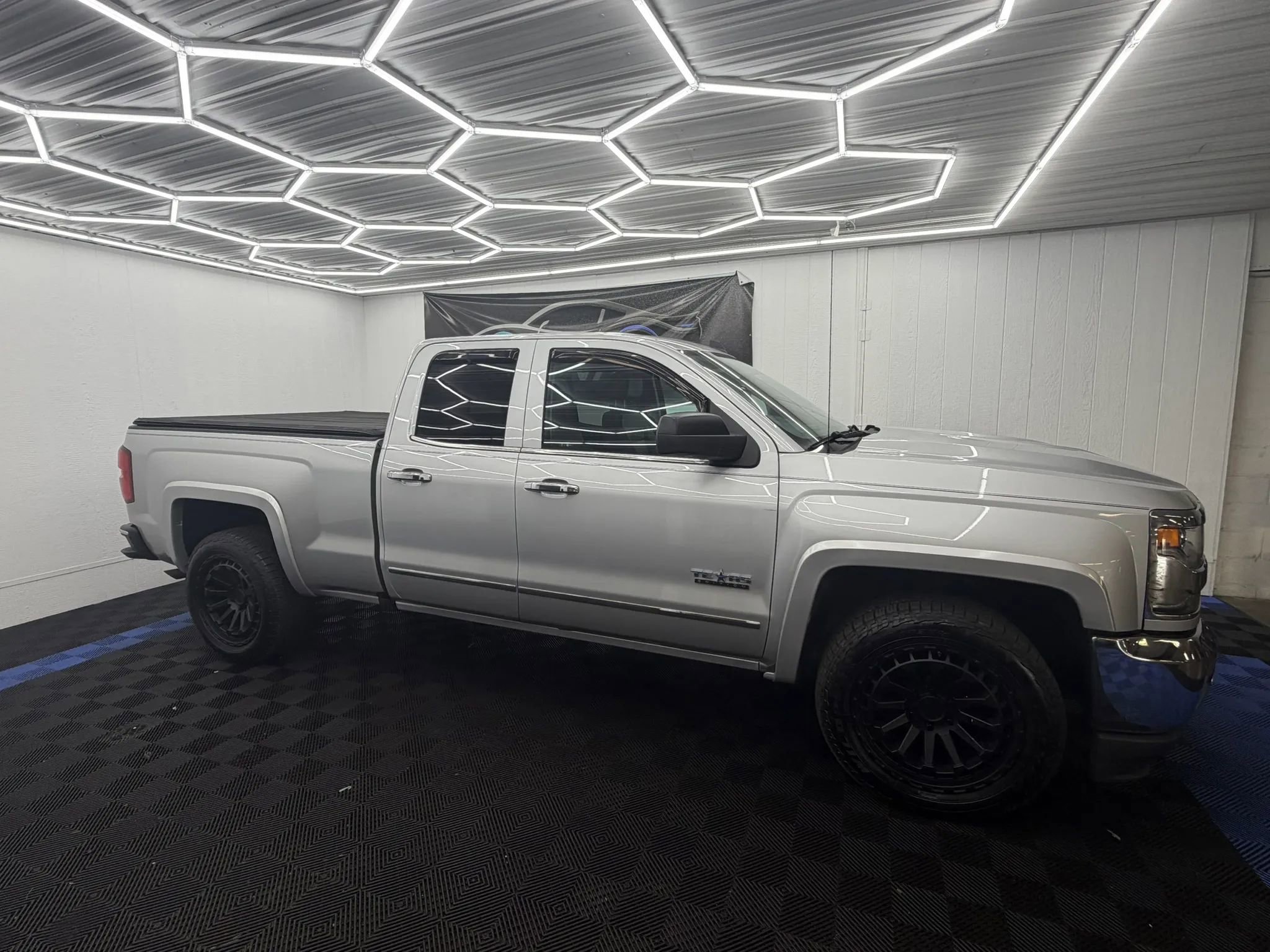 Used 2016 Chevrolet Silverado 1500 LTZ w/ Texas Edition AWD/4WD image 2