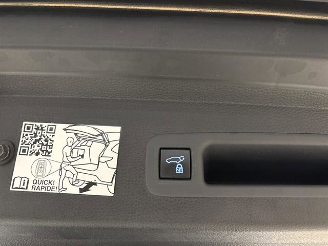 Used 2024 Toyota Sienna Platinum image 28