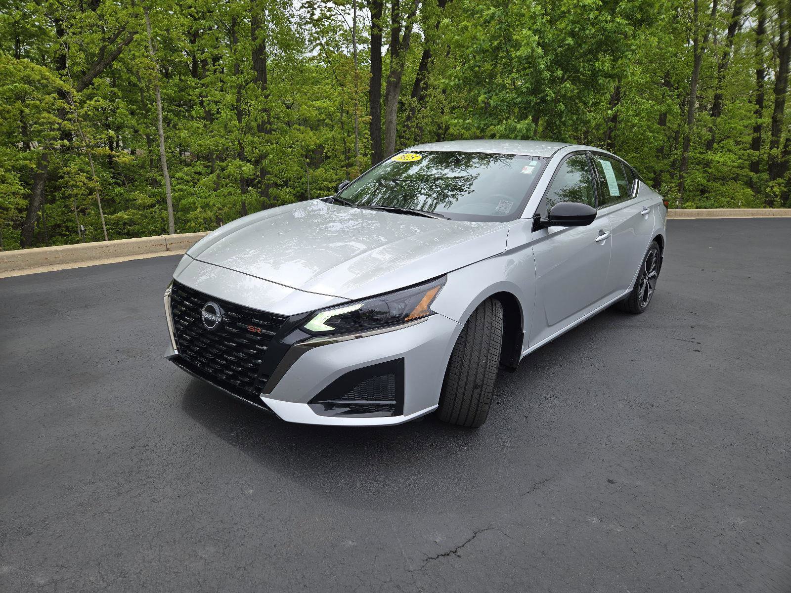 Used 2025 Nissan Altima 2.5 SR FWD image 4