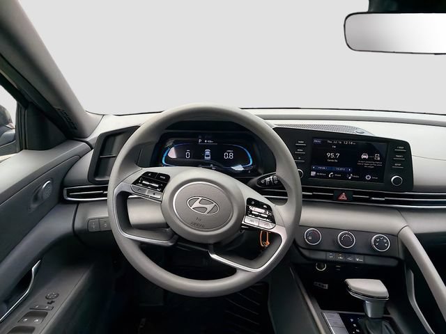 New 2026 Hyundai Elantra SE FWD image 21