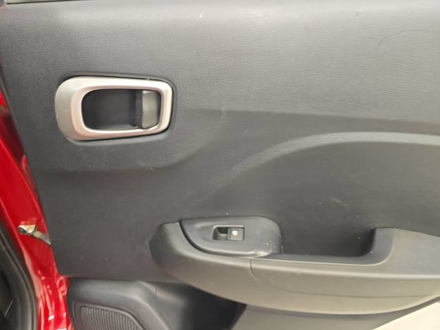 Used 2021 Hyundai Venue SE FWD image 14
