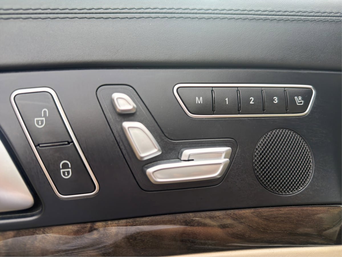 Used 2017 Mercedes-Benz SL 550 image 23