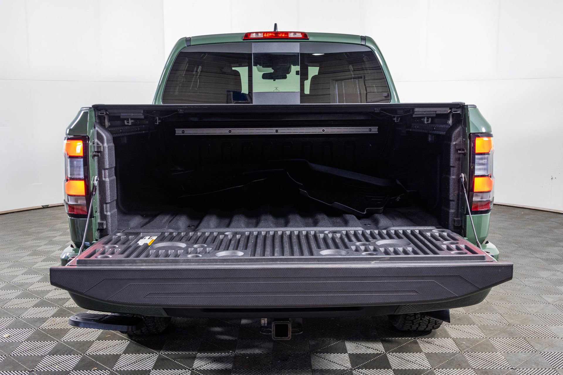 Used 2023 Nissan Frontier PRO-4X w/ Pro Convenience Package image 40