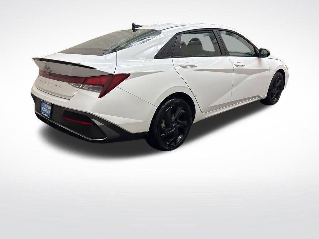 New 2026 Hyundai Elantra SEL Sport Premium FWD image 5