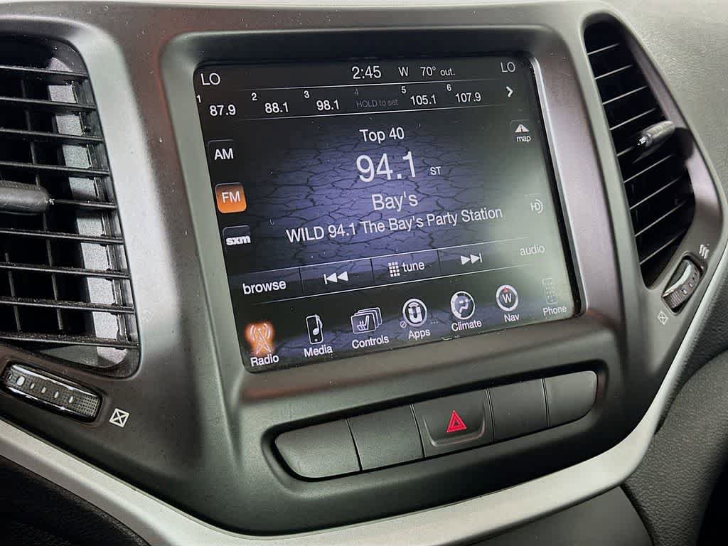 Used 2015 Jeep Cherokee Trailhawk w/ Comfort/Convenience Group AWD/4WD image 17