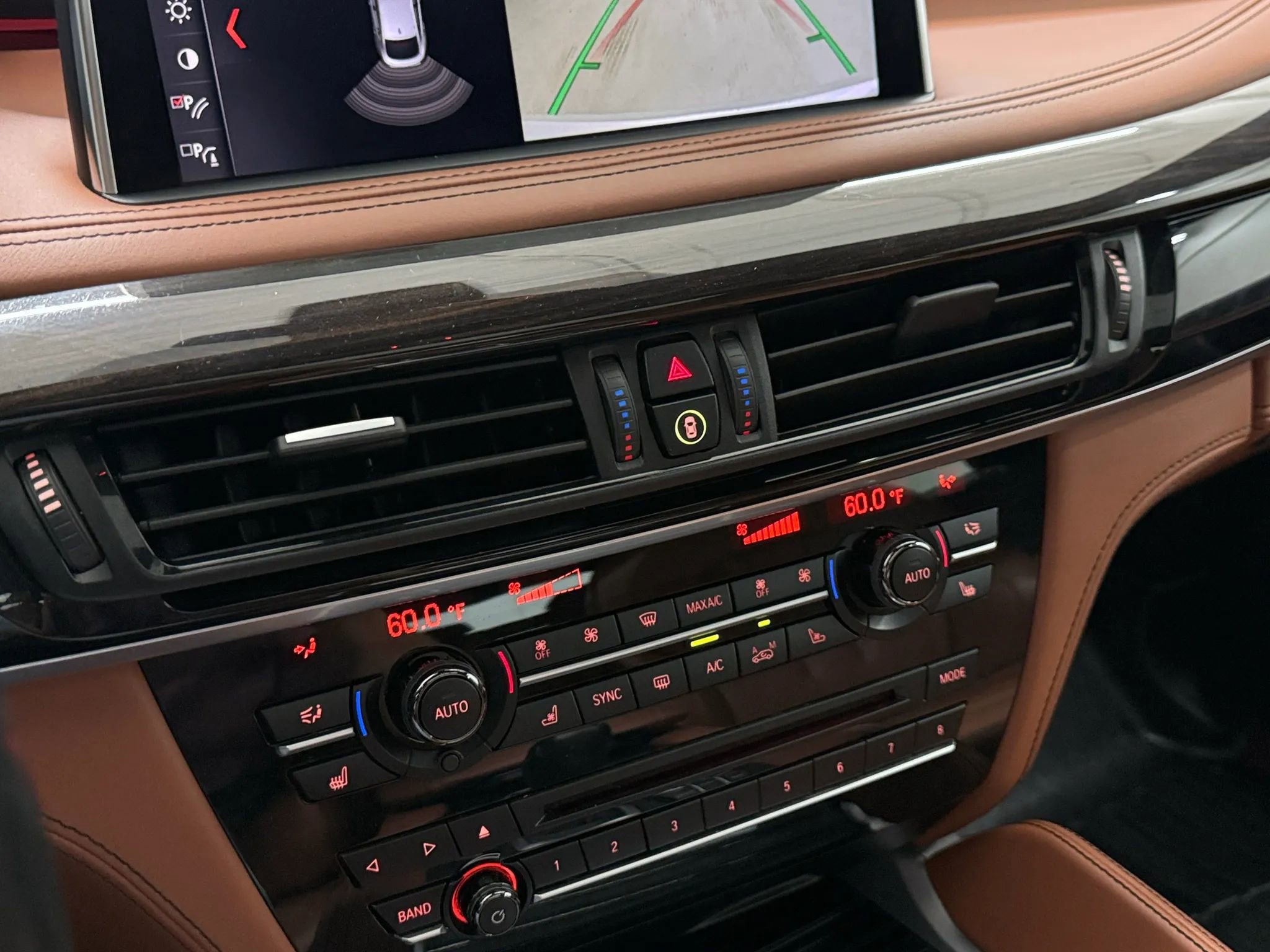 Used 2019 BMW X6 xDrive50i w/ M Sport Package image 22