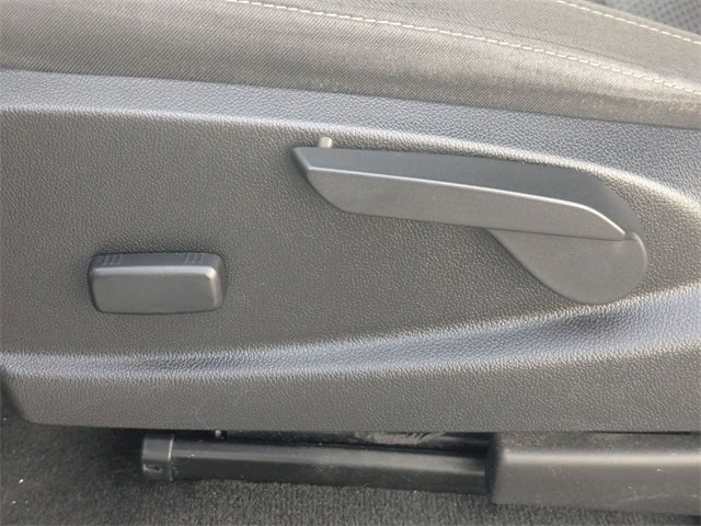 Used 2018 Chevrolet Colorado LT w/ Redline Special Edition image 17