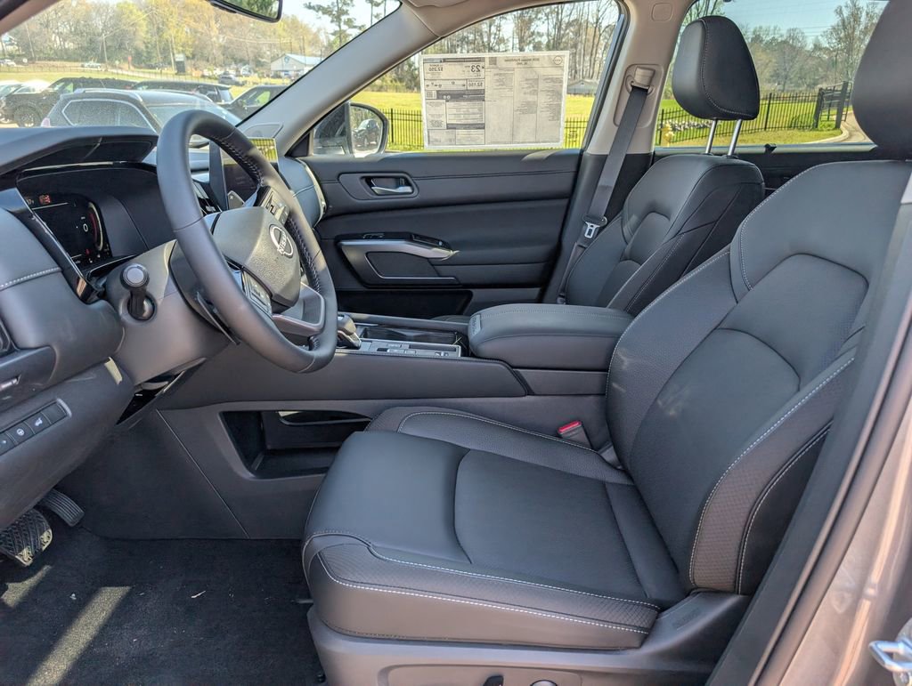 New 2026 Nissan Pathfinder SL image 18