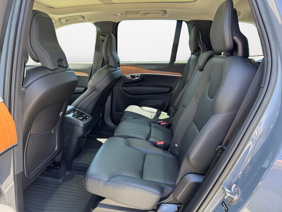 Certified 2023 Volvo XC90 B6 Plus w/ Protection Package Premier AWD/4WD image 13