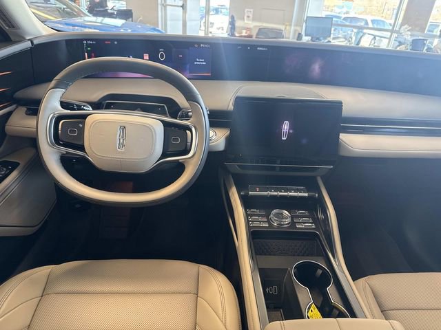 Used 2025 Lincoln Nautilus Premier AWD/4WD image 14
