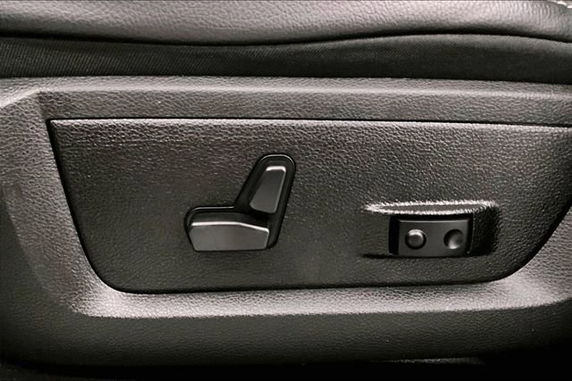 Used 2026 RAM 2500 Laramie AWD/4WD image 32