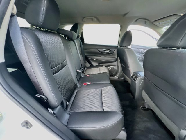 Used 2019 Nissan Rogue S w/ Special Edition Package FWD image 21
