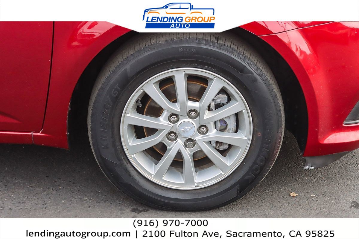 Used 2019 Chevrolet Sonic LT w/ Convenience Package image 9