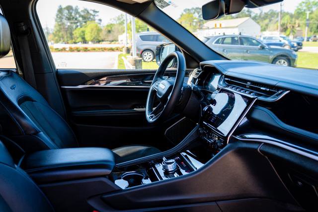 Used 2022 Jeep Grand Cherokee Trailhawk w/ Advanced Protech Group II image 25