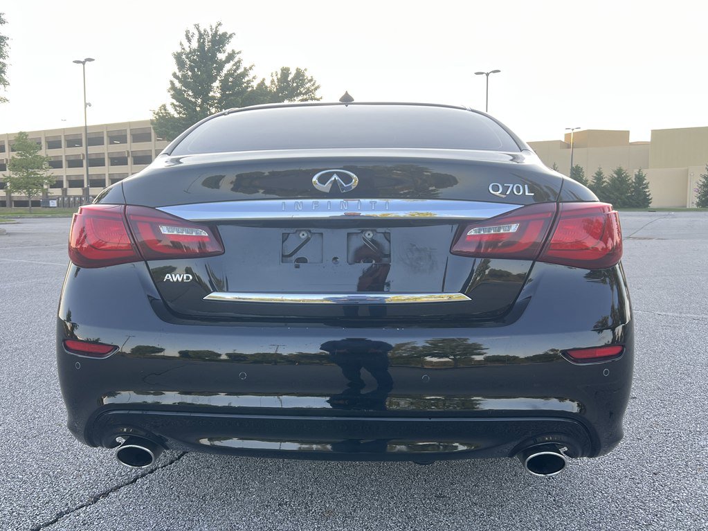 Used 2015 INFINITI Q70 L 3.7 w/ Technology Package AWD/4WD image 4