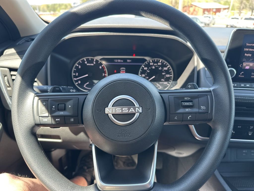 Used 2024 Nissan Rogue S AWD/4WD image 21