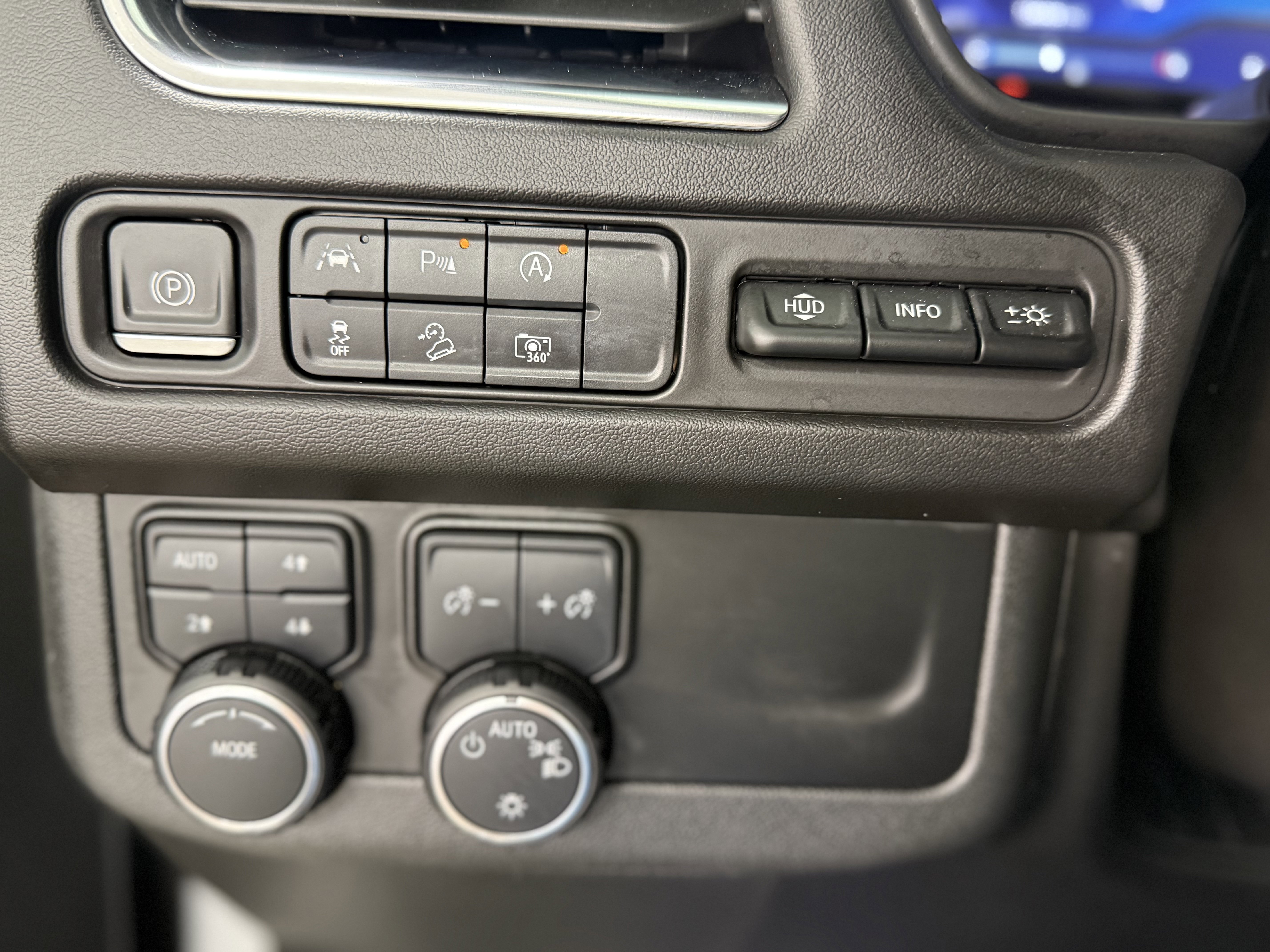 Used 2024 Chevrolet Tahoe Premier image 21