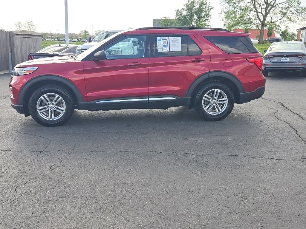 Used 2022 Ford Explorer XLT w/ Equipment Group 202A AWD/4WD image 4