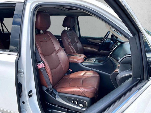 Used 2017 Cadillac Escalade ESV Luxury RWD image 9